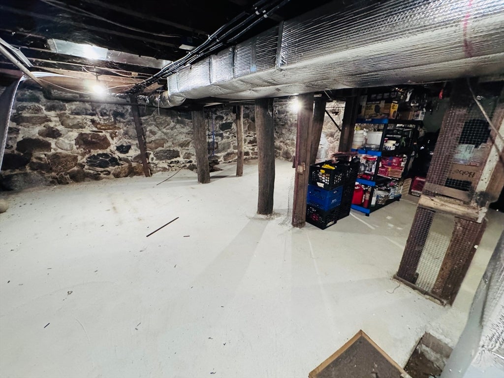 17 Winthrop St, Worcester, MA Photo #38