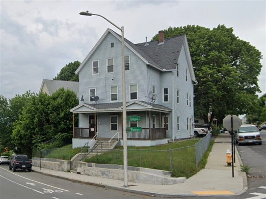 17 Winthrop St, Worcester, MA Photo #4