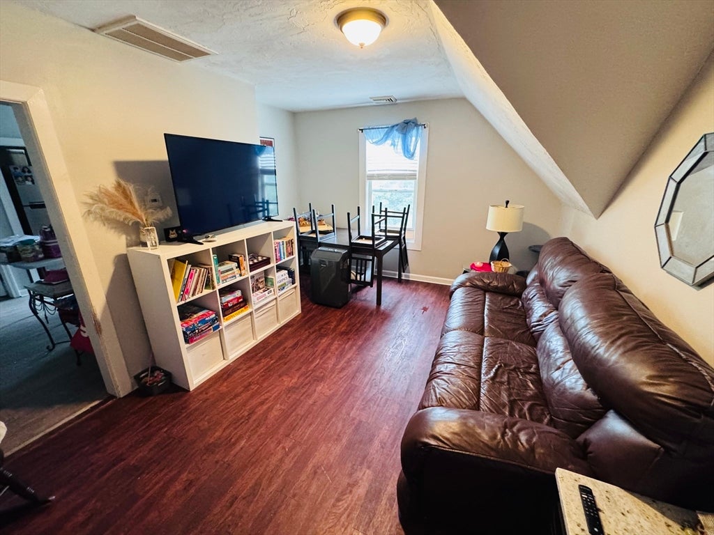 17 Winthrop St, Worcester, MA Photo #24