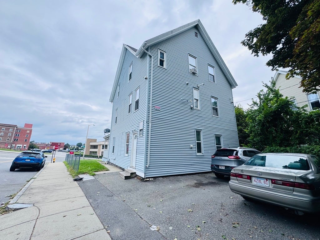 17 Winthrop St, Worcester, MA Photo #41