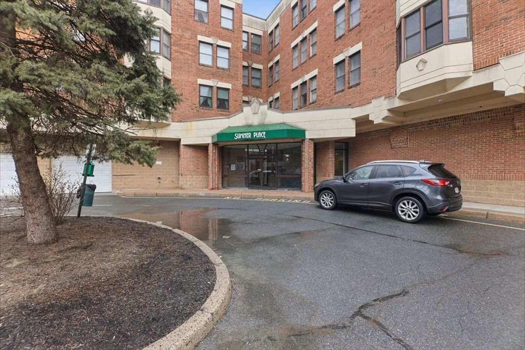 Photo of 34 Sumner Ave #210, Springfield, MA 01108 (MLS # 73503371)