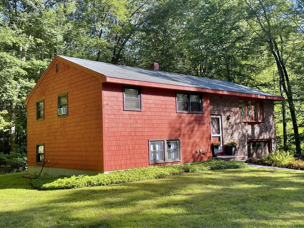 8 Wood Dr