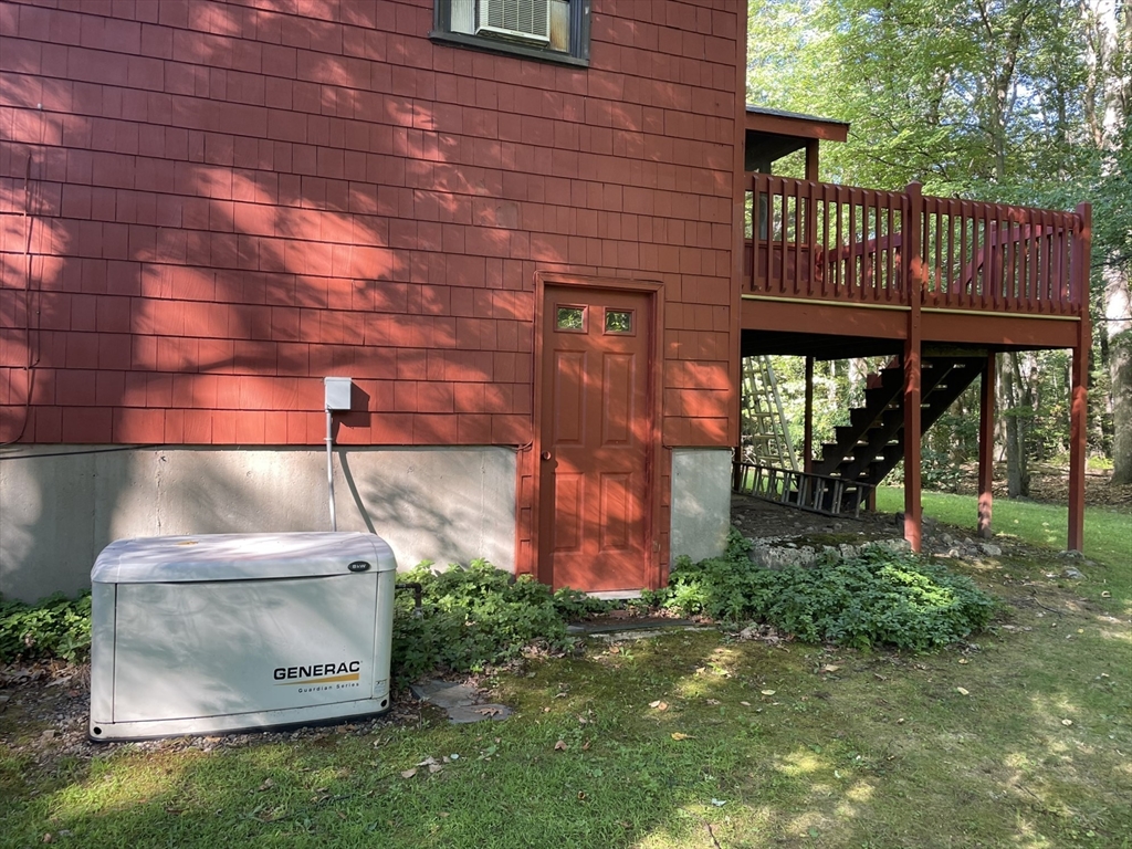 8 Wood Dr