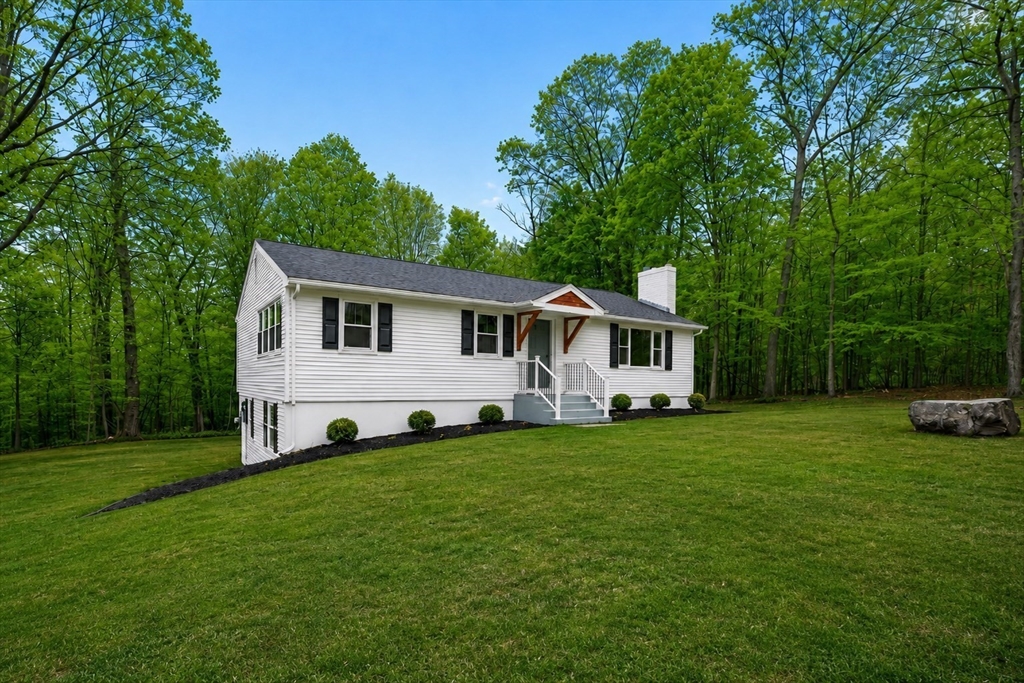Photo of 207 Bigelow St, Marlborough, MA