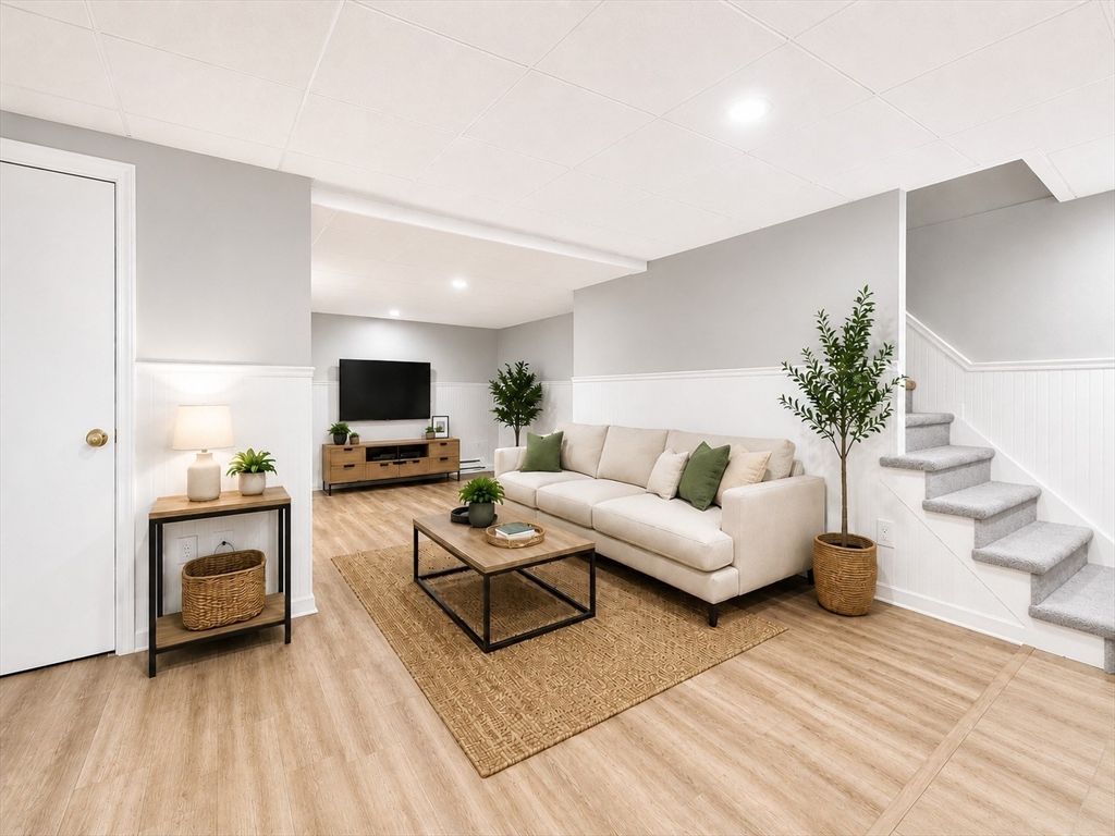 Click for 645 Robbins Ave #53, Dracut, MA slideshow