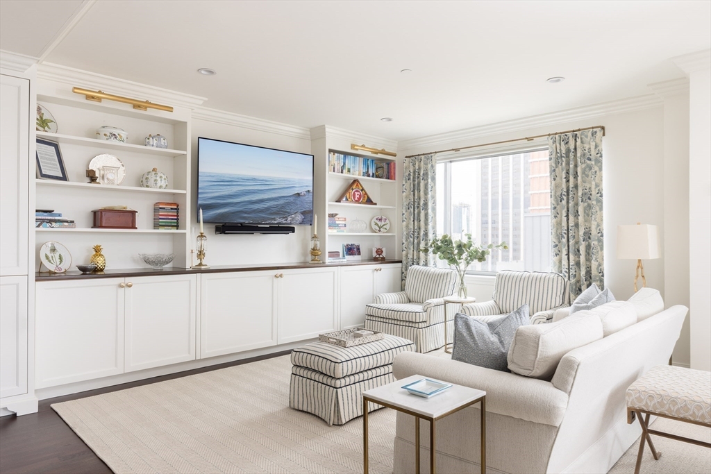 1 Huntington Ave 1204