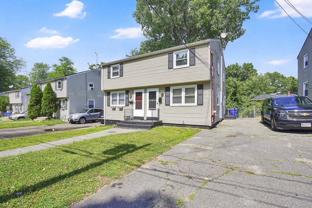 57-59 E Bay Path Ter