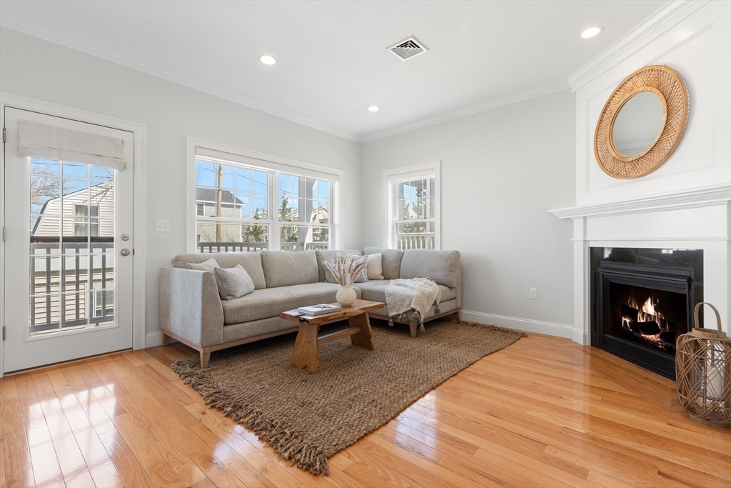 44 Railroad Ave 6