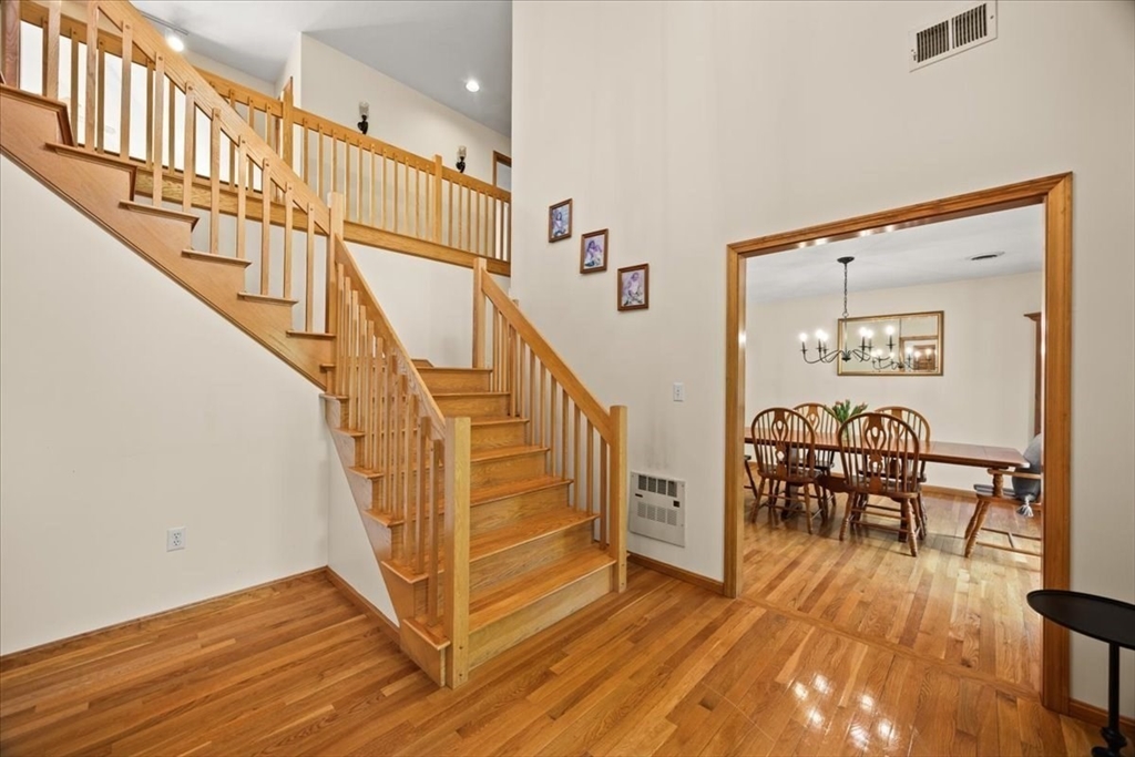 14 Fieldstone Ter