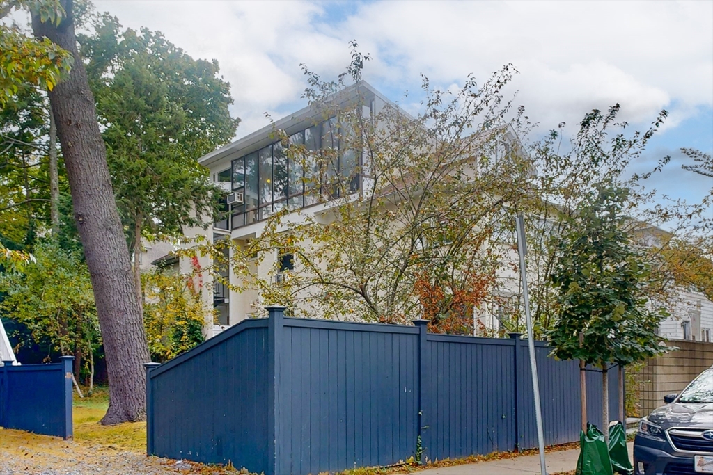 234-236 Huron Avenue