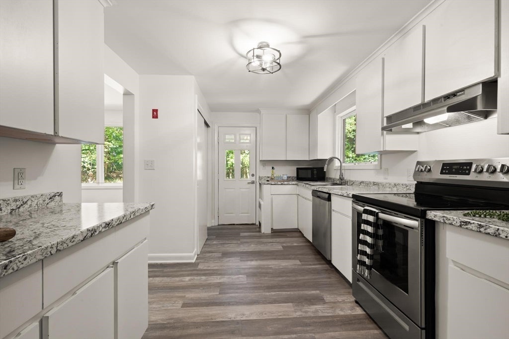 20 Algonquin Rd, Canton, MA Photo #16