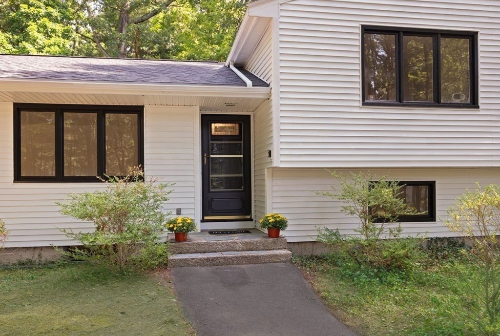 20 Algonquin Rd, Canton, MA Photo #5