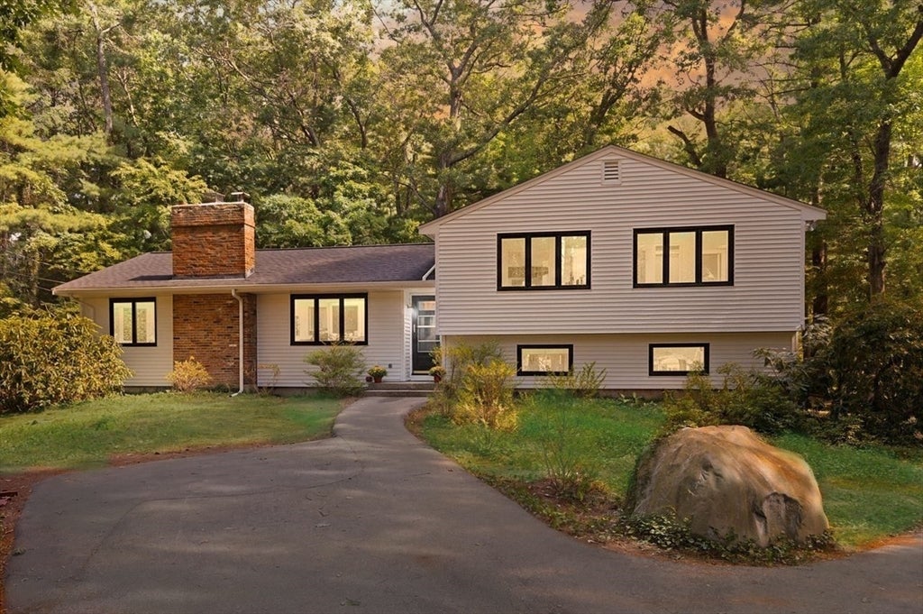 20 Algonquin Rd, Canton, MA Photo #1