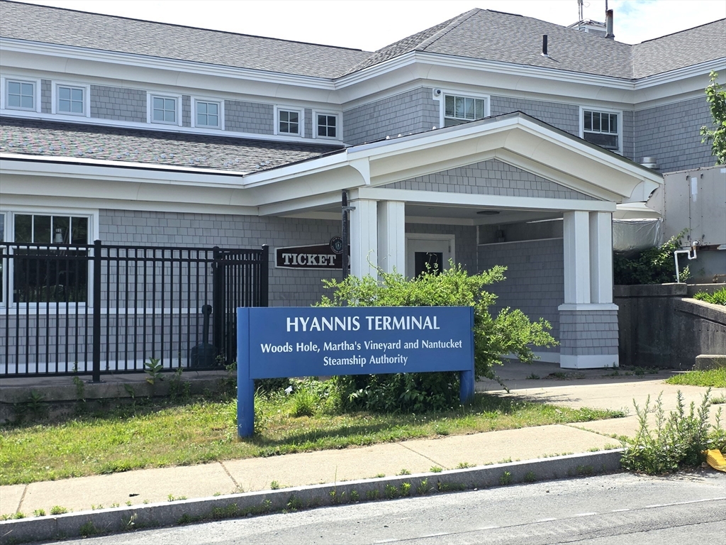 110 School St. E202
