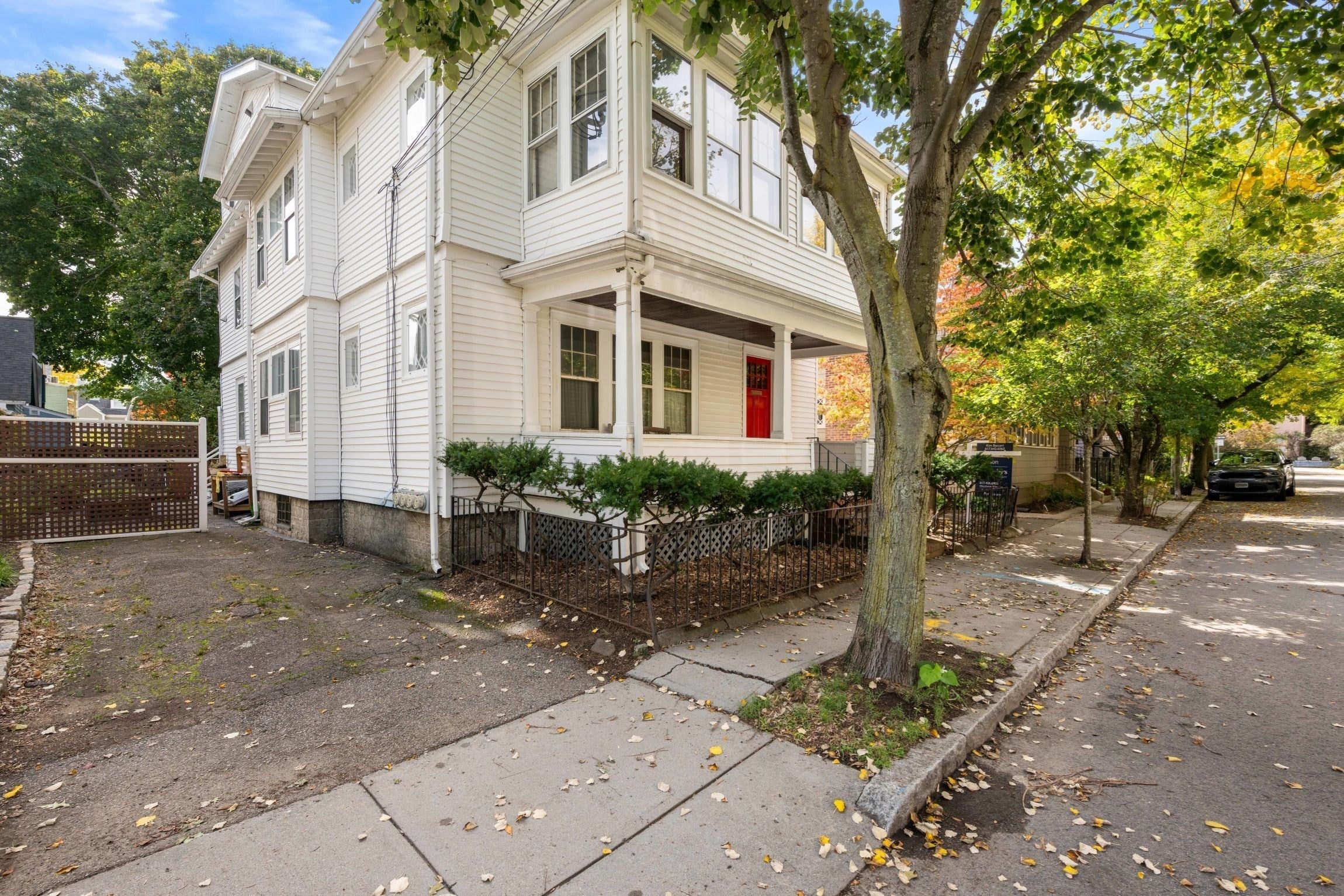 14 Notre Dame Ave C