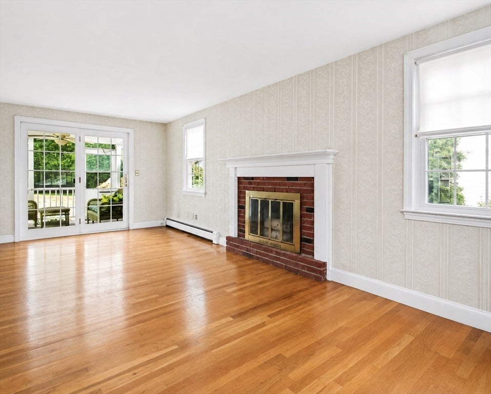 37 Nahanton Ave