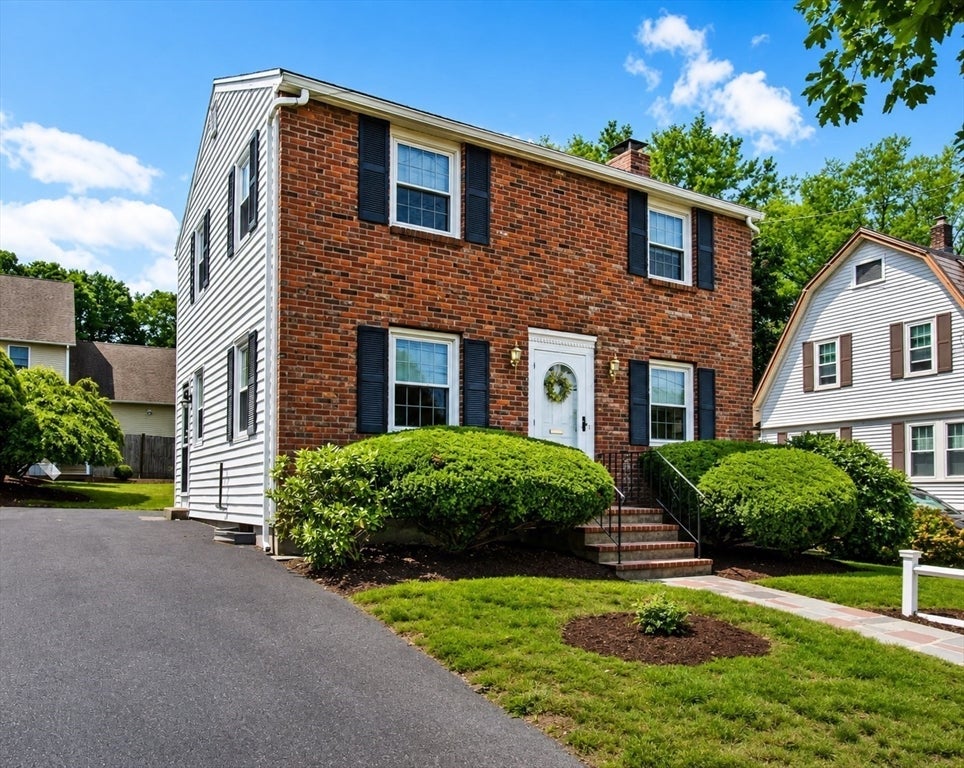 37 Nahanton Ave
