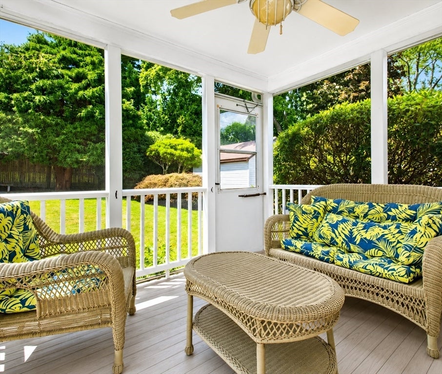 37 Nahanton Ave