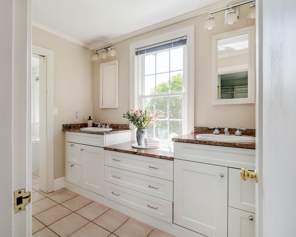 17 Chesham Road, Brookline, MA Photo #16