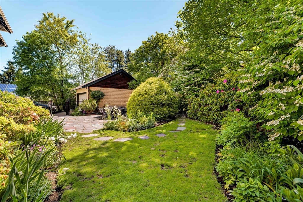 17 Chesham Road, Brookline, MA Photo #28