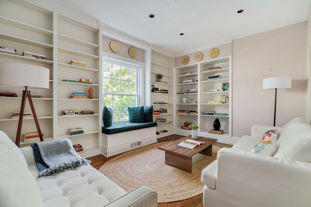 17 Chesham Road, Brookline, MA Photo #9
