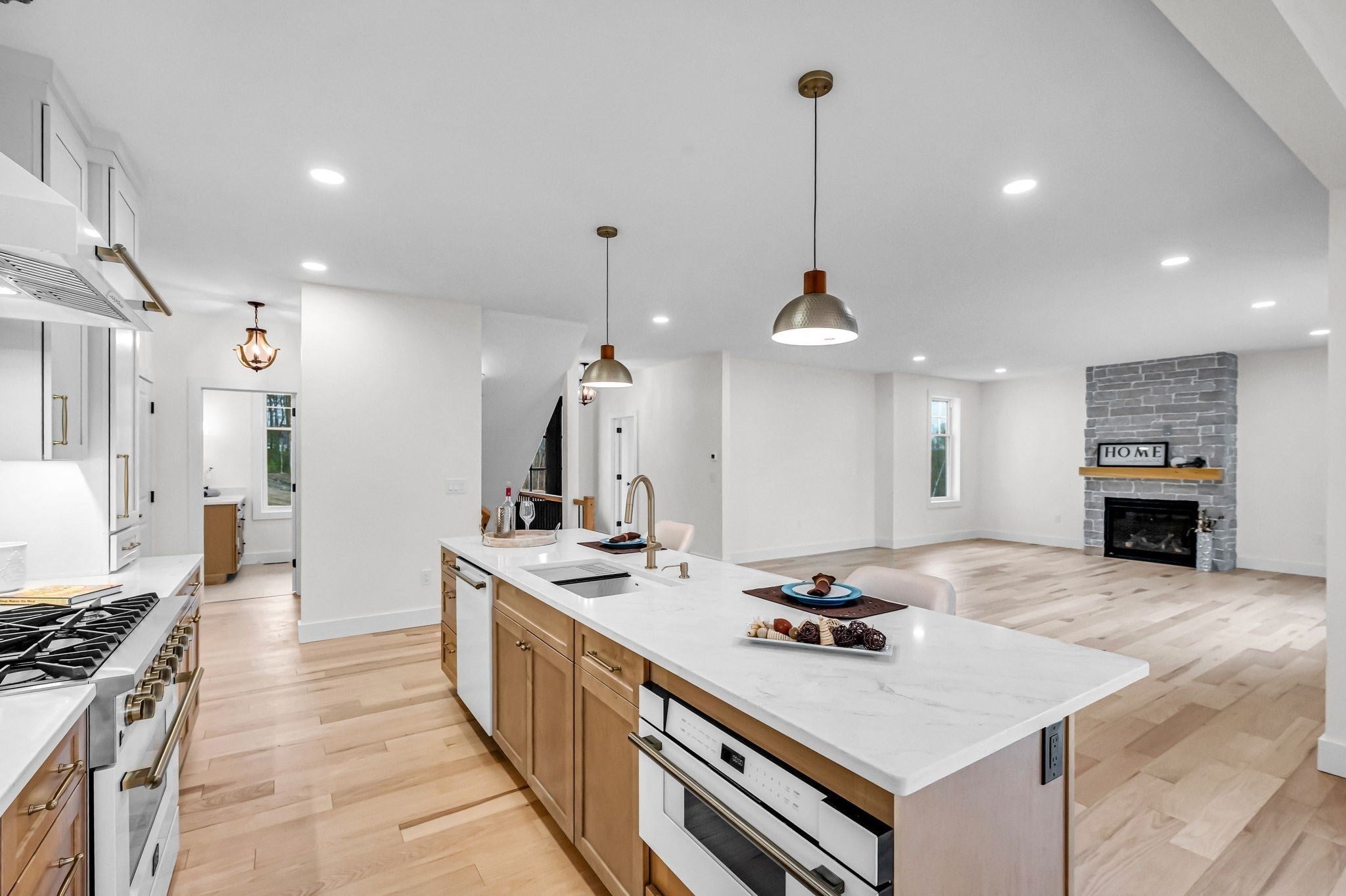 49 Balsam Hill Rd, Ludlow, MA Photo #12