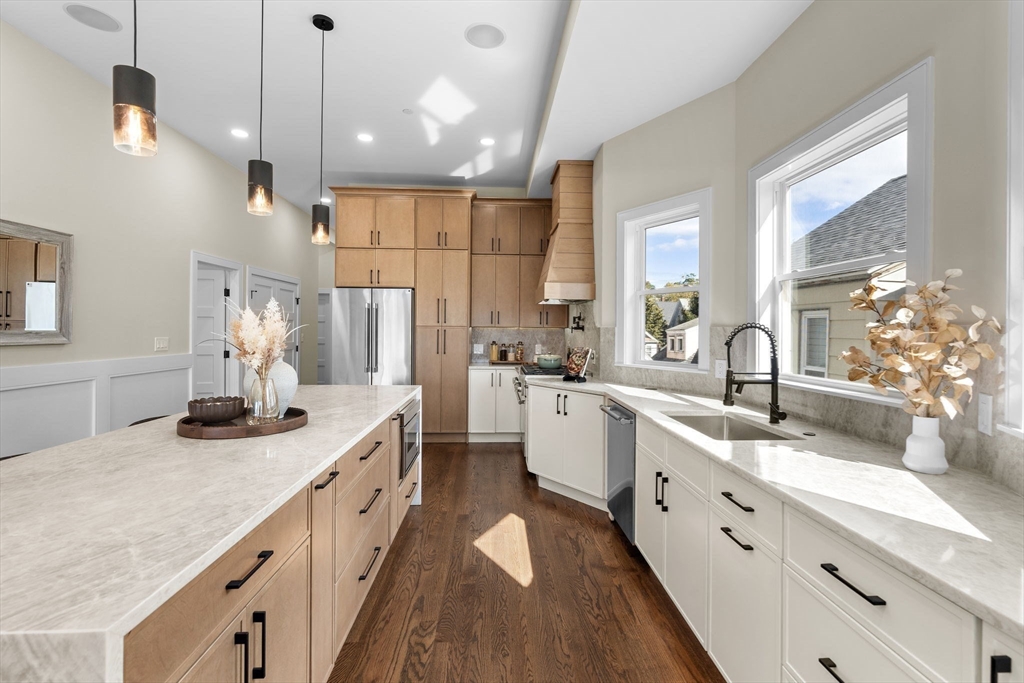 555 Somerville Ave 3