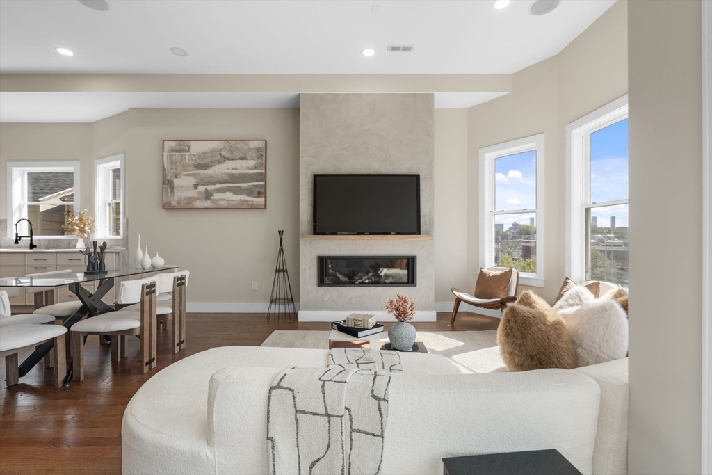 555 Somerville Ave 3