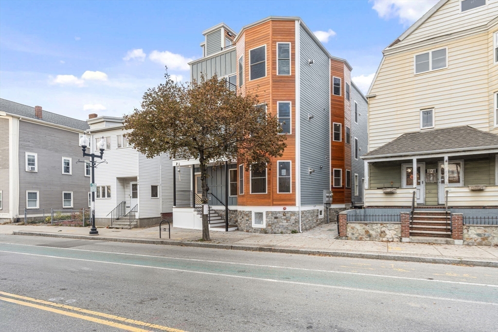 555 Somerville Ave 3
