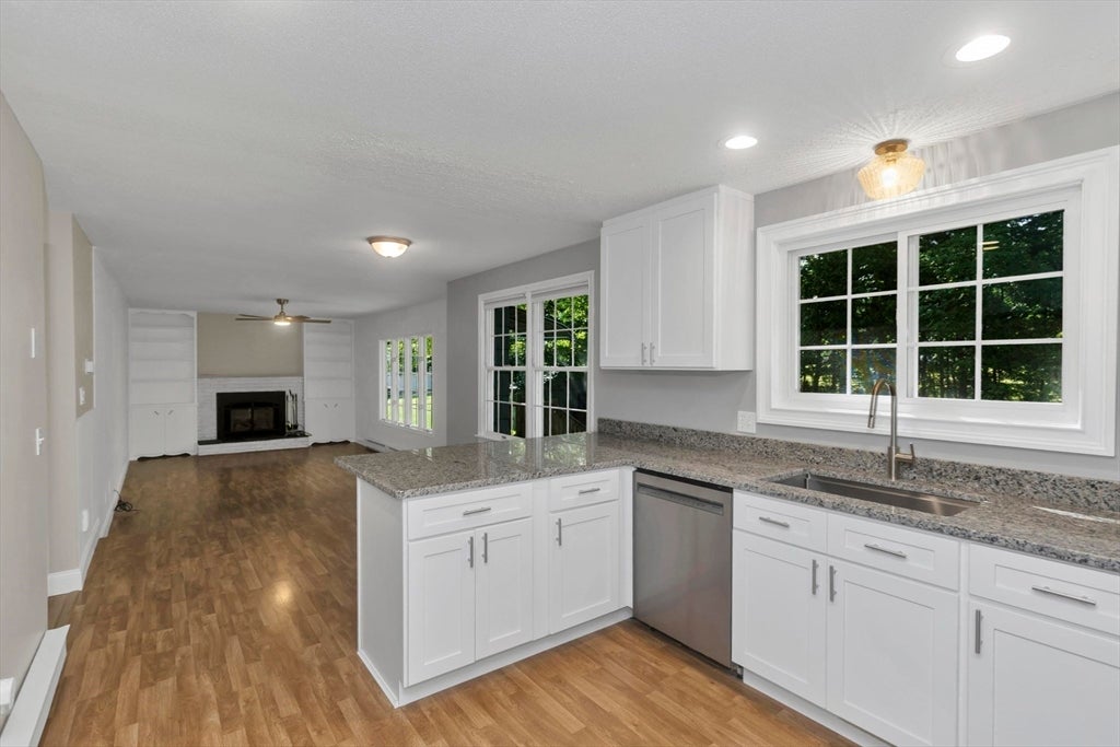 127 Szetela Drive, Chicopee, MA Photo #4