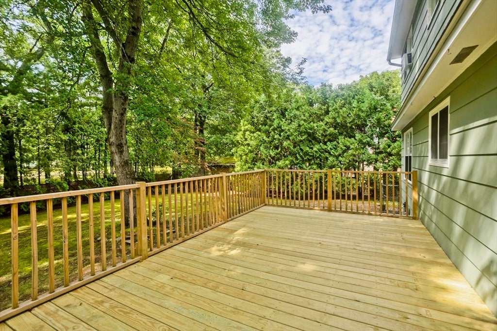 127 Szetela Drive, Chicopee, MA Photo #33