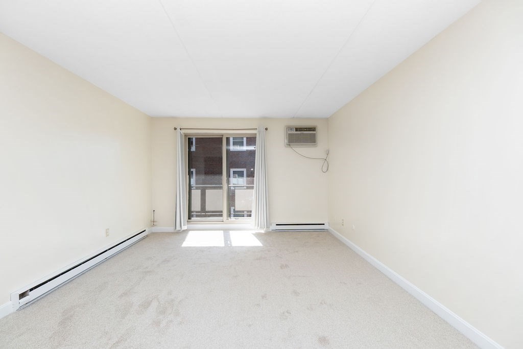 288 Main St 204
