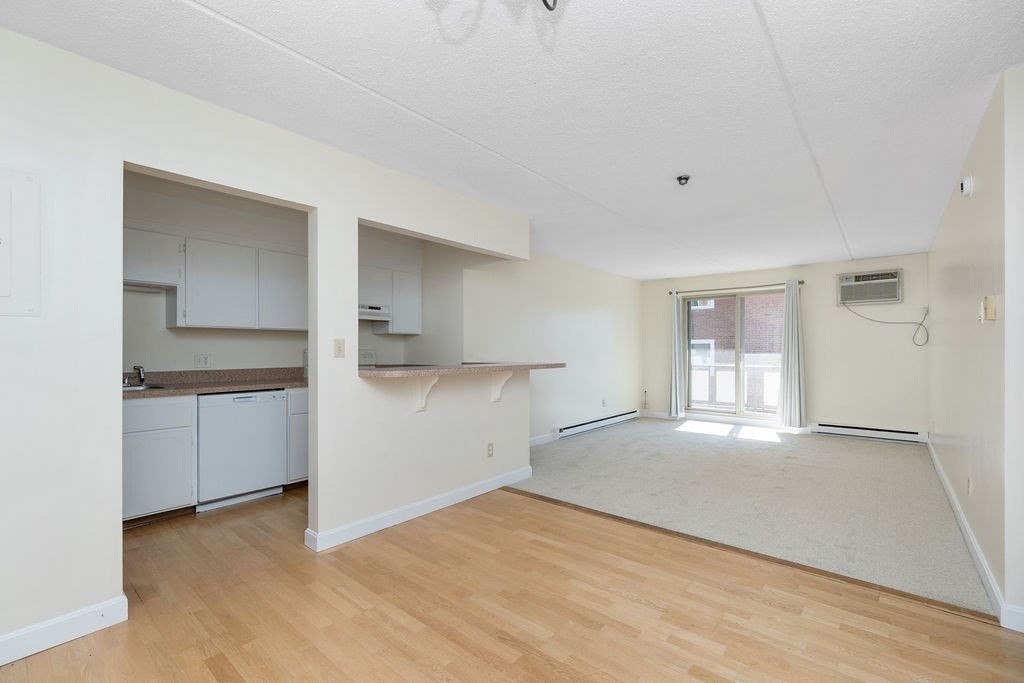 288 Main St 204