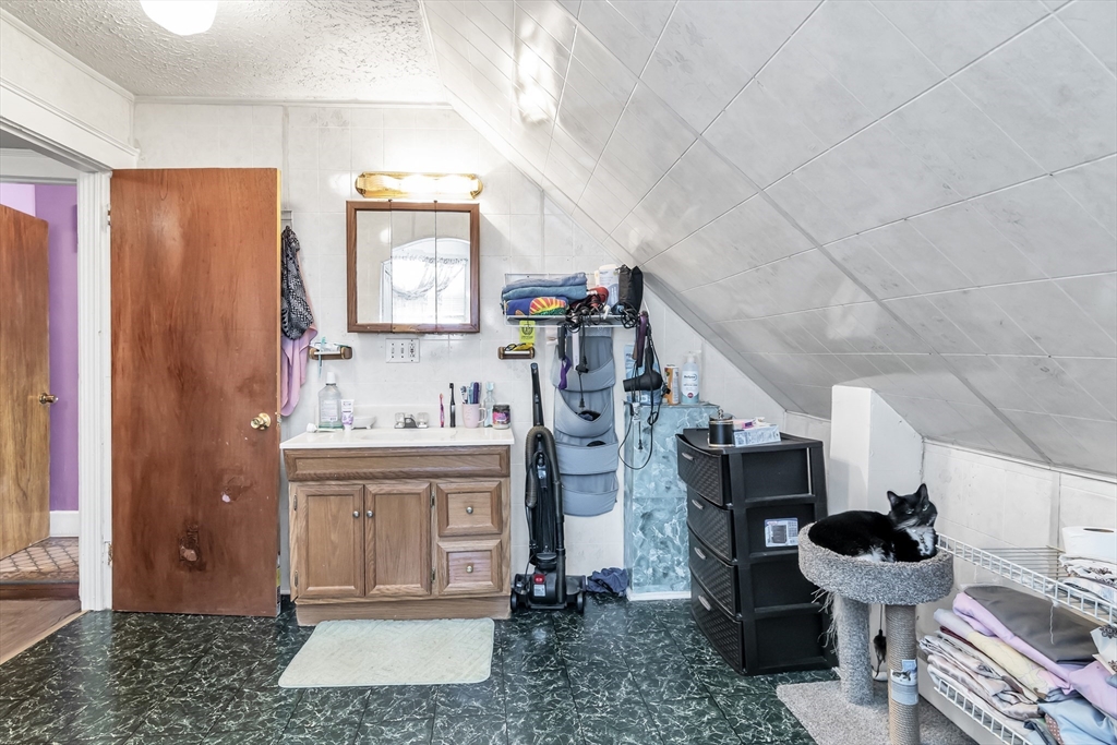 141 Spruce St