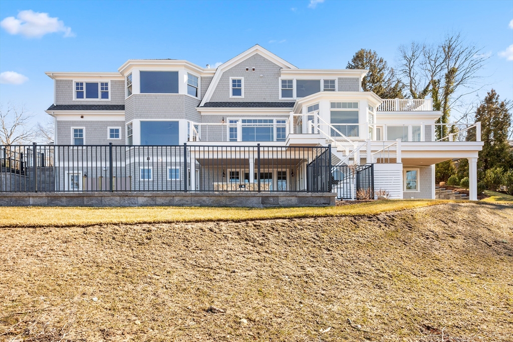44 Tonset Rd