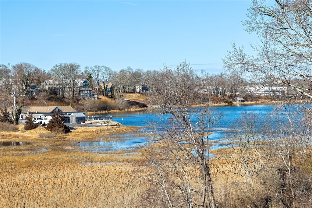 44 Tonset Rd