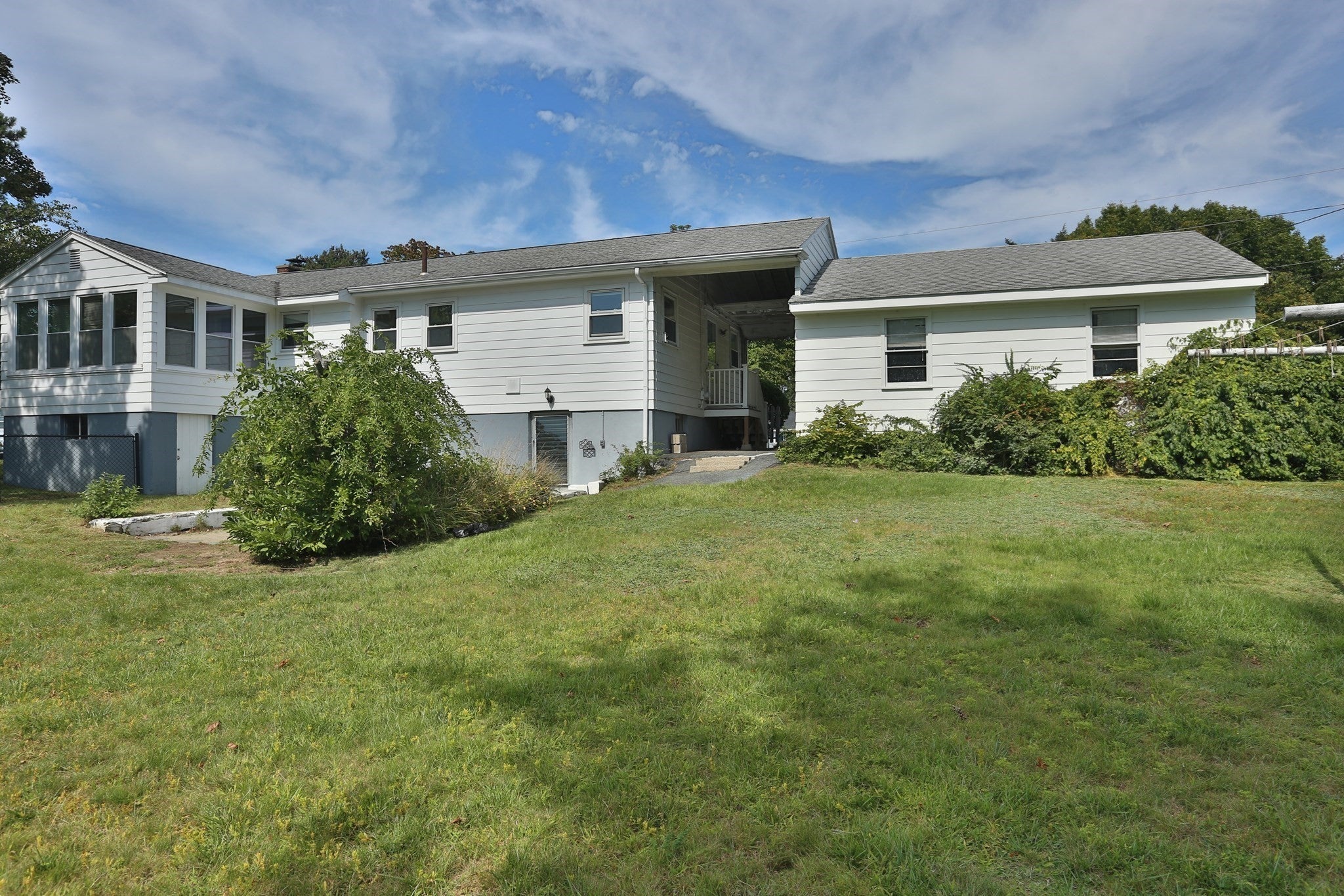 136 Sherwood Dr S