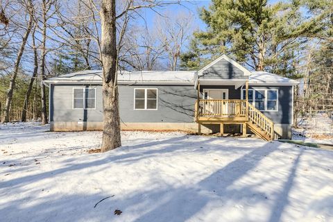 Photo of 132 Kibbe Rd, East Longmeadow, MA 01028 (MLS # 73470646)