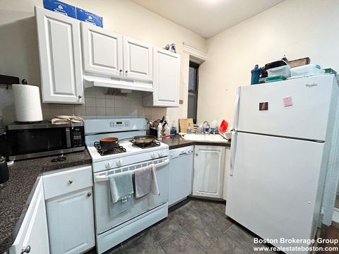 39 Hemenway Street 11 Boston MA 02115