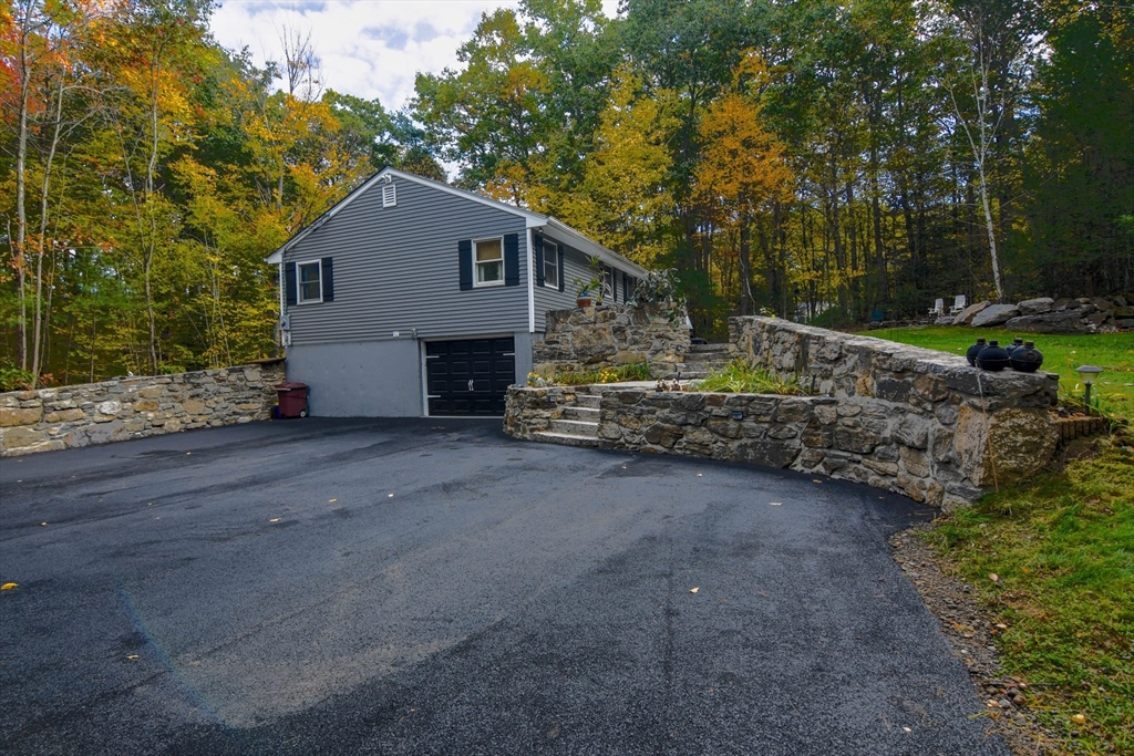 85 Paddock Rd