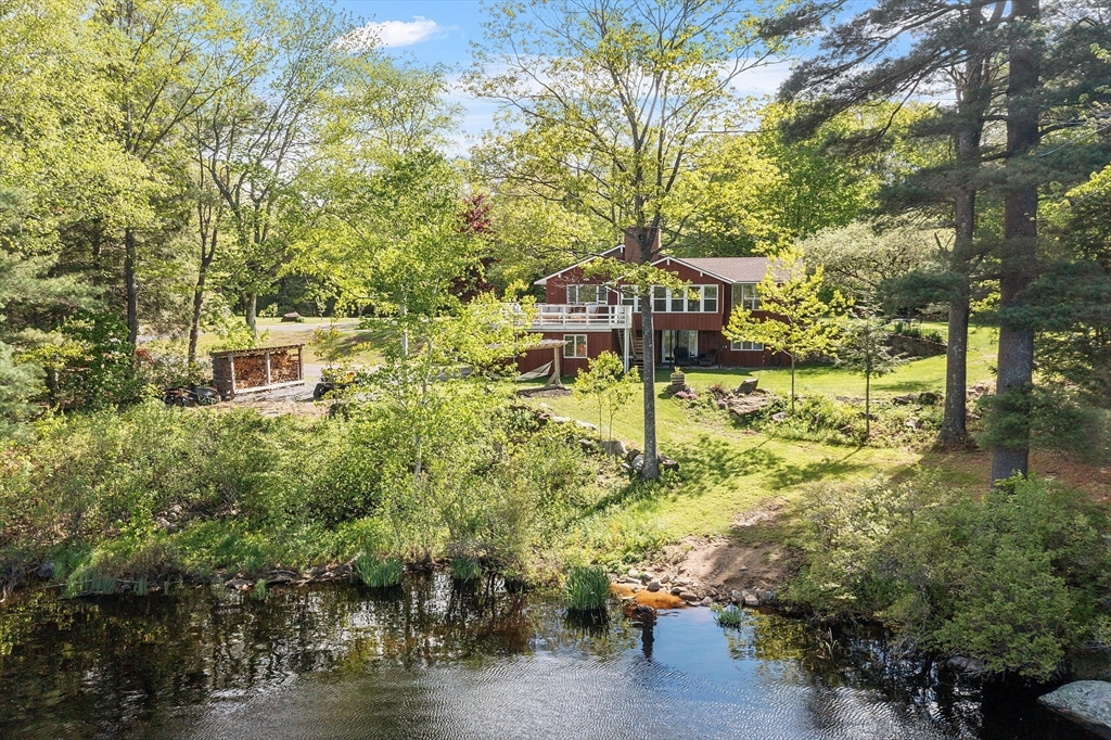 407 Mountain Rd