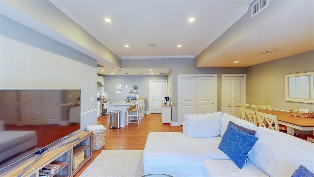 616 East 4th St 105