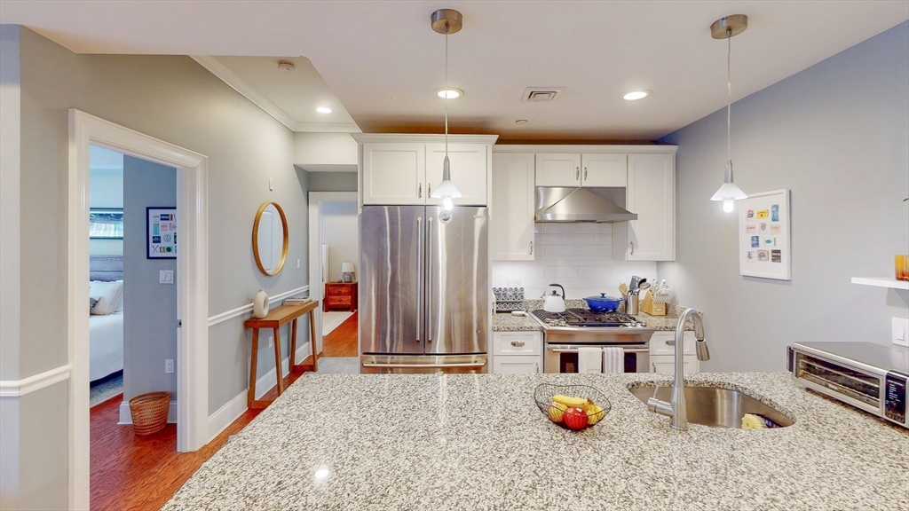 616 East 4th St 105