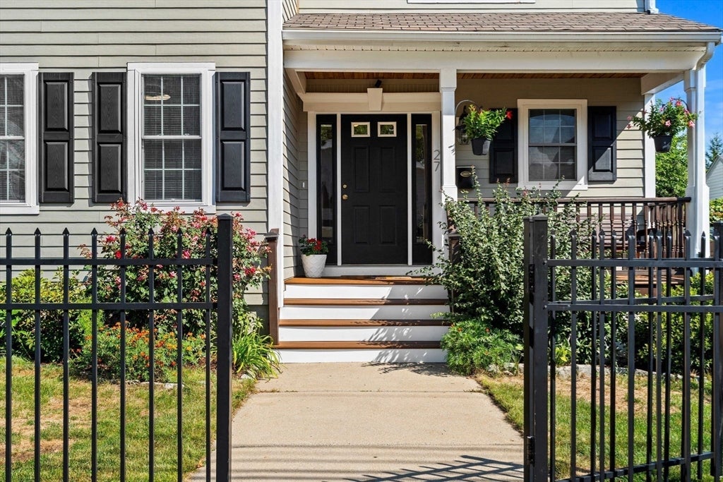 27 Hillock St, Boston, MA Photo #4