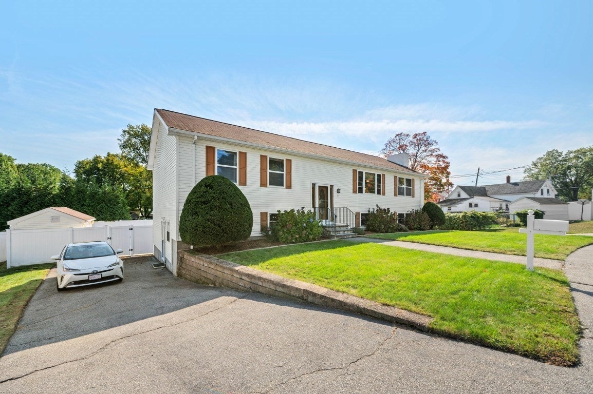 3 Gatta Cir, Woburn, MA, 3 Gatta Cir, Woburn, MA Photo #2
