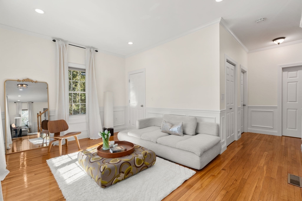 45 Kingsbury St