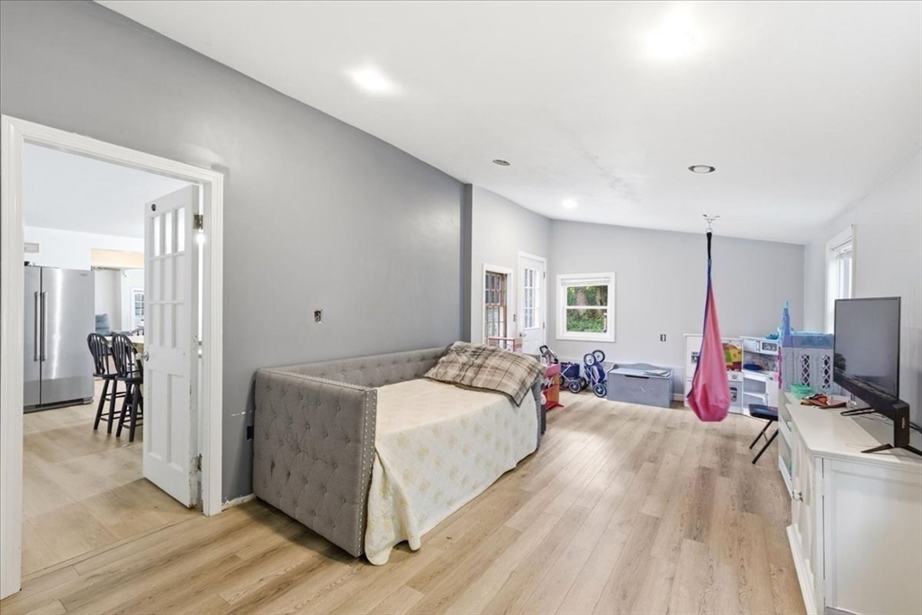 42 Standish Ave