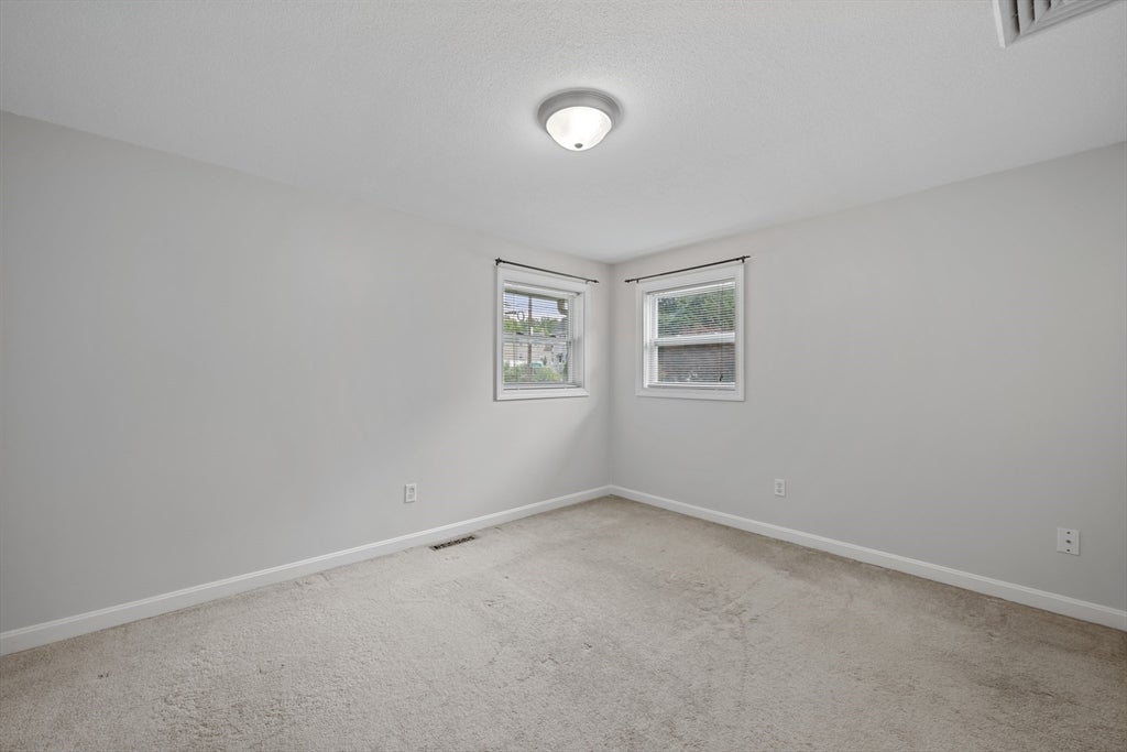 1 Minerva St, Worcester, MA, 1 Minerva St, Worcester, MA Photo #17