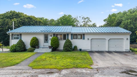 Photo of 1 Minerva St, Worcester, MA 01604 (MLS # 73558189)