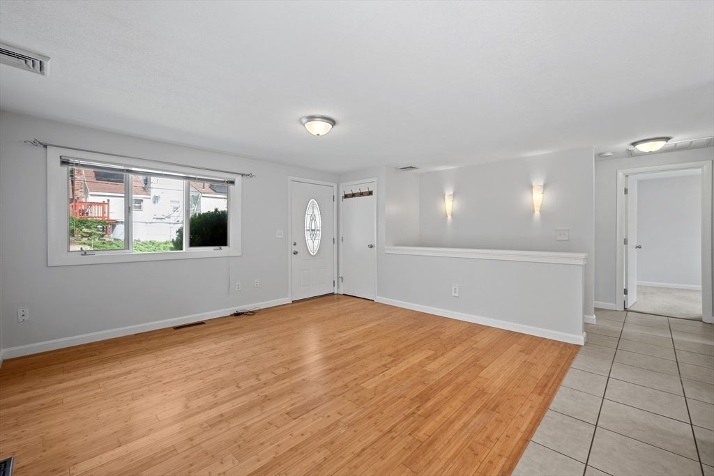1 Minerva St, Worcester, MA, 1 Minerva St, Worcester, MA Photo #10
